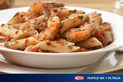 Penne cu creveti picanti si sos de rosii Penne cu creveti picanti si sos de rosii