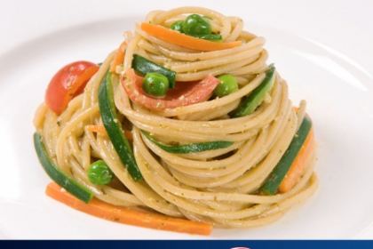 Spaghete integrale cu sos Pesto alla Genovese Spaghete integrale cu sos Pesto alla Genovese