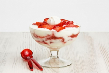 Deserturi simple la pahar, cu doar 3 ingrediente Deserturi simple la pahar, cu doar 3 ingrediente