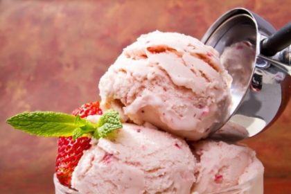 Delicii de vara permise oricui. 3 retete de inghetata fara lactate Delicii de vara permise oricui. 3 retete de inghetata fara lactate