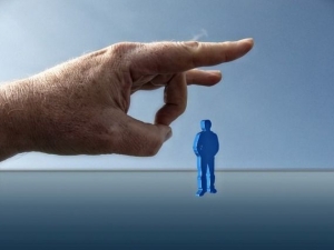Tari in care sa nu pleci niciodata la munca. Angajatori care isi inchid si isi omoara salariatii pentru ca isi cer drepturile Tari in care sa nu pleci niciodata la munca. Angajatori care isi inchid si isi omoara salariatii pentru ca isi cer drepturile