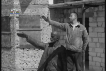 Cu Lenin la poarta! Un barbat din Mereni l-a adus acasa pe liderul bolsevic