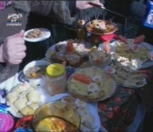 Marian Lupu incurcat de o clatita la festivalul Maslenita