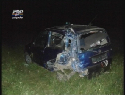 Admirau focurile de artificii cand un TIR a intrat in ei in plina viteza Admirau focurile de artificii cand un TIR a intrat in ei in plina viteza