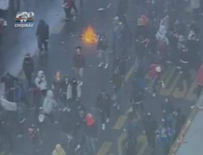 Violente in Chile. Studentii se revolta, suparati ca nu se fac reforme in sistemul de invatamant Violente in Chile. Studentii se revolta, suparati ca nu se fac reforme in sistemul de invatamant