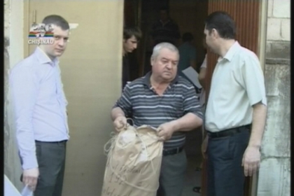 Gata de renumarare. Buletinele de vot au fost transportate la preturi Gata de renumarare. Buletinele de vot au fost transportate la preturi