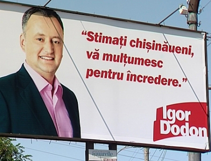 Noi panouri de la Igor Dodon, scrise cu greseli, fara simbolul PCRM Noi panouri de la Igor Dodon, scrise cu greseli, fara simbolul PCRM