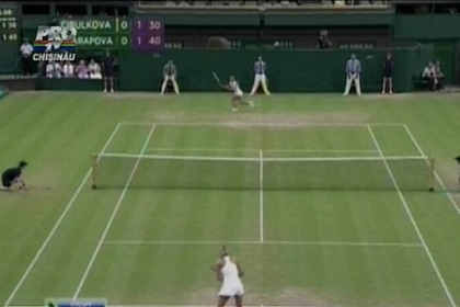 Cu pasi siguri, spre un nou titlu! Sharapova s-a calificat in semifinalele turneului de la Wimbledon