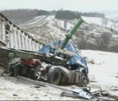 Camionul cu soia, care s-a rasturnat acum cateva zile, a fost evacuat de pe marginea drumului Camionul cu soia, care s-a rasturnat acum cateva zile, a fost evacuat de pe marginea drumului
