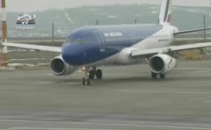 Tehnicianul de la Air Moldova, care a cazut in gol in timp ce iesea din avion, a iesit din coma Tehnicianul de la Air Moldova, care a cazut in gol in timp ce iesea din avion, a iesit din coma