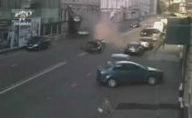 A aruncat in aer toate masinile parcate pe marginea drumului. Accident spectaculos la Moscova