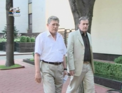 Discutii in graba la Consiliul AIE. Reprezentantii PLDM nu au iesit in fata presei Discutii in graba la Consiliul AIE. Reprezentantii PLDM nu au iesit in fata presei