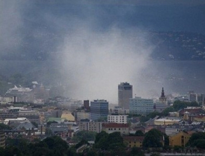 BOMBE la Oslo! Dupa 2 explozii uriase, presa locala anunta ca in oras s-ar mai afla cateva bombe nedetonate VIDEO BOMBE la Oslo! Dupa 2 explozii uriase, presa locala anunta ca in oras s-ar mai afla cateva bombe nedetonate VIDEO