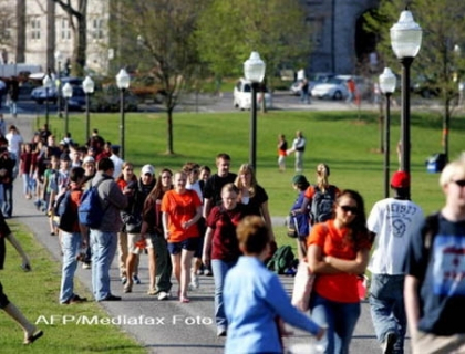 CNN: Alerta la Universitatea Virginia Tech. Un barbat inarmat este cautat in campus