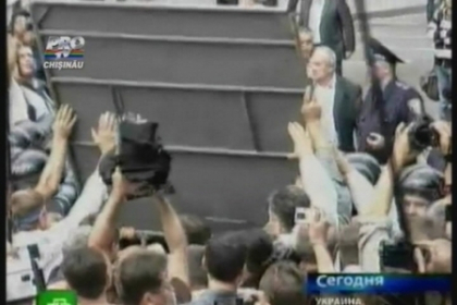 Altercatii de sarbatoare in centrul Kiev-ului. Au iesit in strada de Ziua Independentei Altercatii de sarbatoare in centrul Kiev-ului. Au iesit in strada de Ziua Independentei
