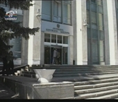 Guvernul o face din nou pe Parlamentul