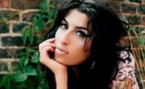 Cel mai bine vandut album al secolului in Marea Britanie: "Back to Black" - Amy Winehouse Cel mai bine vandut album al secolului in Marea Britanie: "Back to Black" - Amy Winehouse