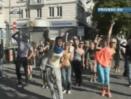 Flashmob de ziua lui Michael Jackson. Regele pop a fost comemorat in centrul capitalei Flashmob de ziua lui Michael Jackson. Regele pop a fost comemorat in centrul capitalei