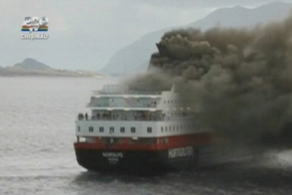 Croaziera mistuita de flacari la 375 de kilometri de Oslo! Vacanta de groaza care nu va fi uitata Croaziera mistuita de flacari la 375 de kilometri de Oslo! Vacanta de groaza care nu va fi uitata