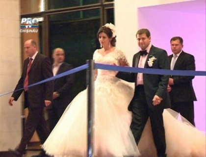Jasmin si Ilan Shor, pe covorul rosu! VEZI primele imagini cu tinerii insuratei Jasmin si Ilan Shor, pe covorul rosu! VEZI primele imagini cu tinerii insuratei