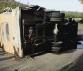 S-au pornit la cules struguri dar au ajuns la spital. Un autocar cu 19 agricultori s-a rasturnat la Leova S-au pornit la cules struguri dar au ajuns la spital. Un autocar cu 19 agricultori s-a rasturnat la Leova