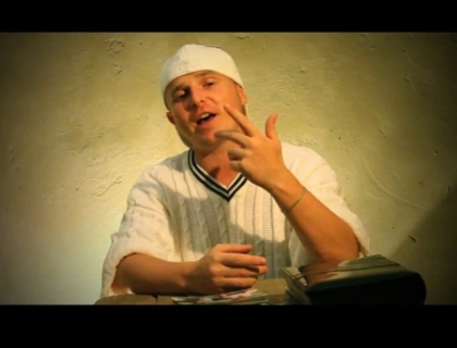 "I\'m coming back home". VEZI noul videoclip semnat Kapushon si Smally
"I\'m coming back home". VEZI noul videoclip semnat Kapushon si Smally