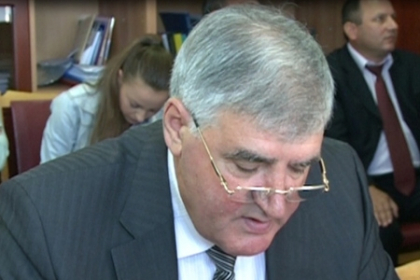 Roibu spune ca asasinarea lui Ion Stratulat este o reglare de conturi legata de activitatea lui economica Roibu spune ca asasinarea lui Ion Stratulat este o reglare de conturi legata de activitatea lui economica