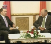 Fiica lui Traian Basescu, incantata de Vlad Filat! Si-a facut poze cu premierul chiar pe telefonul sau mobil Fiica lui Traian Basescu, incantata de Vlad Filat! Si-a facut poze cu premierul chiar pe telefonul sau mobil