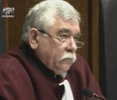 A vrut dizolvarea parlamentului, insa a fost demis chiar el. Pulbere: E o rafuiala politica A vrut dizolvarea parlamentului, insa a fost demis chiar el. Pulbere: E o rafuiala politica