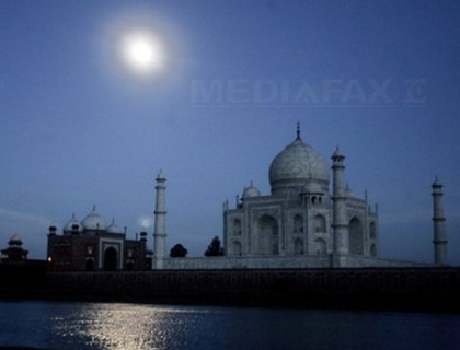 Taj Mahal s-ar putea prabusi! Taj Mahal s-ar putea prabusi!