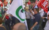 Greva a provocat un adevarat haos in Grecia! Mii de tineri s-au luat la bataie cu fortele de ordine