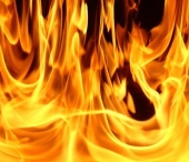 Socant: O algeriana si-a dat foc impreuna cu copilul ei de trei ani, pentru a nu fi evacuata din casa Socant: O algeriana si-a dat foc impreuna cu copilul ei de trei ani, pentru a nu fi evacuata din casa