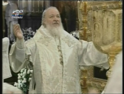 Dupa ce a primit Ordinul Republicii de la Marian Lupu, Patriarhul Kiril il decoreaza pe... Vladimir Voronin!