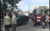 Si-a parcat masina la intamplare, blocand traficul pentru mai bine de doua ore! Si-a parcat masina la intamplare, blocand traficul pentru mai bine de doua ore!