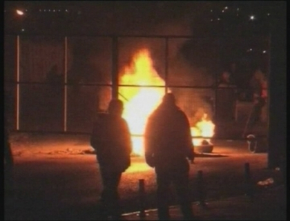 Europa se sufoca! La Atena protestatarii au dat foc la deseuri ridicand baricade Europa se sufoca! La Atena protestatarii au dat foc la deseuri ridicand baricade