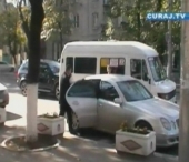Rapire sau retinere? MAI: Femeia bagata cu forta intr-un Mercedes a fost retinuta pentru furt! Rapire sau retinere? MAI: Femeia bagata cu forta intr-un Mercedes a fost retinuta pentru furt!