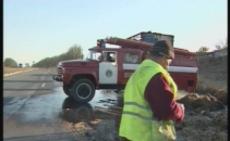 Camion in flacari pe soseaua Orhei-Chisinau! A luat foc din mers si a ars in intregime! Camion in flacari pe soseaua Orhei-Chisinau! A luat foc din mers si a ars in intregime!