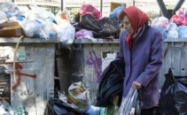 De la bogatie, la zdrente. Mostenitoarea dinastiei ONASSIS se hraneste din tomberoanele din Atena