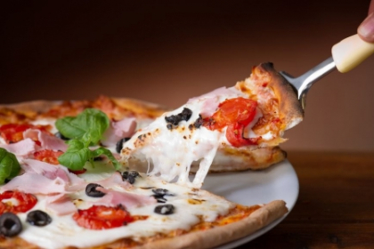 5 ustensile esentiale ca sa faci pizza perfecta