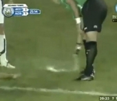 VIDEO. Accidentare ORIBILA in Argentina: un fotbalist a fost calcat pe gat! Arbitrul s-a purtat ca un criminalist