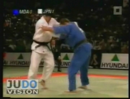 Recompensat dupa 12 ani. Victor Florescu si-a primit apartamentul promis de federatia de Judo Recompensat dupa 12 ani. Victor Florescu si-a primit apartamentul promis de federatia de Judo