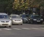 Atentie, soferi! De maine masinile vor circula cu farurile aprinse zi si noapte Atentie, soferi! De maine masinile vor circula cu farurile aprinse zi si noapte