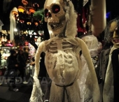 Halloween in New York: Zeci de mii de oameni au iesit in strada - VIDEO Halloween in New York: Zeci de mii de oameni au iesit in strada - VIDEO