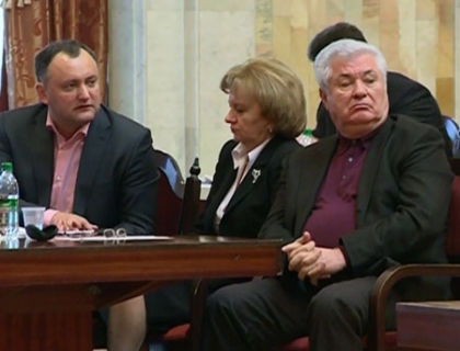 Voronin spune ca cei 3 nu au DEMNITATE: E vai si amar de tara noastra!