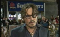 Depp - ziaristul! Celebrul actor si-a prezentat cel mai recent film al sau! Vezi cateva secvente
