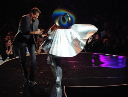 Tinuta imposibil de inteles in seara in care a dat lovitura la MTV EMA 2011