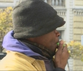 A fost numit negru si trimis in Africa. John Onoje protesteaza impotriva discriminarii A fost numit negru si trimis in Africa. John Onoje protesteaza impotriva discriminarii