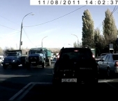 Rosu, dar nu pentru toti. VEZI cum doua camioane au fost surprinse trecand pe rosu Rosu, dar nu pentru toti. VEZI cum doua camioane au fost surprinse trecand pe rosu