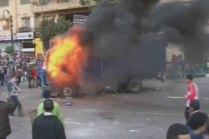 Vor alegeri democratice. Cel putin 3 morti si 800 de raniti in urma violentelor proteste din Cairo Vor alegeri democratice. Cel putin 3 morti si 800 de raniti in urma violentelor proteste din Cairo