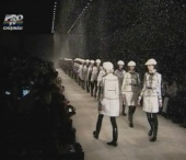 In aceasta primavara in Marea Britanie se poarta mantouri ca ale viitoarei Printese, Kate Middleton In aceasta primavara in Marea Britanie se poarta mantouri ca ale viitoarei Printese, Kate Middleton